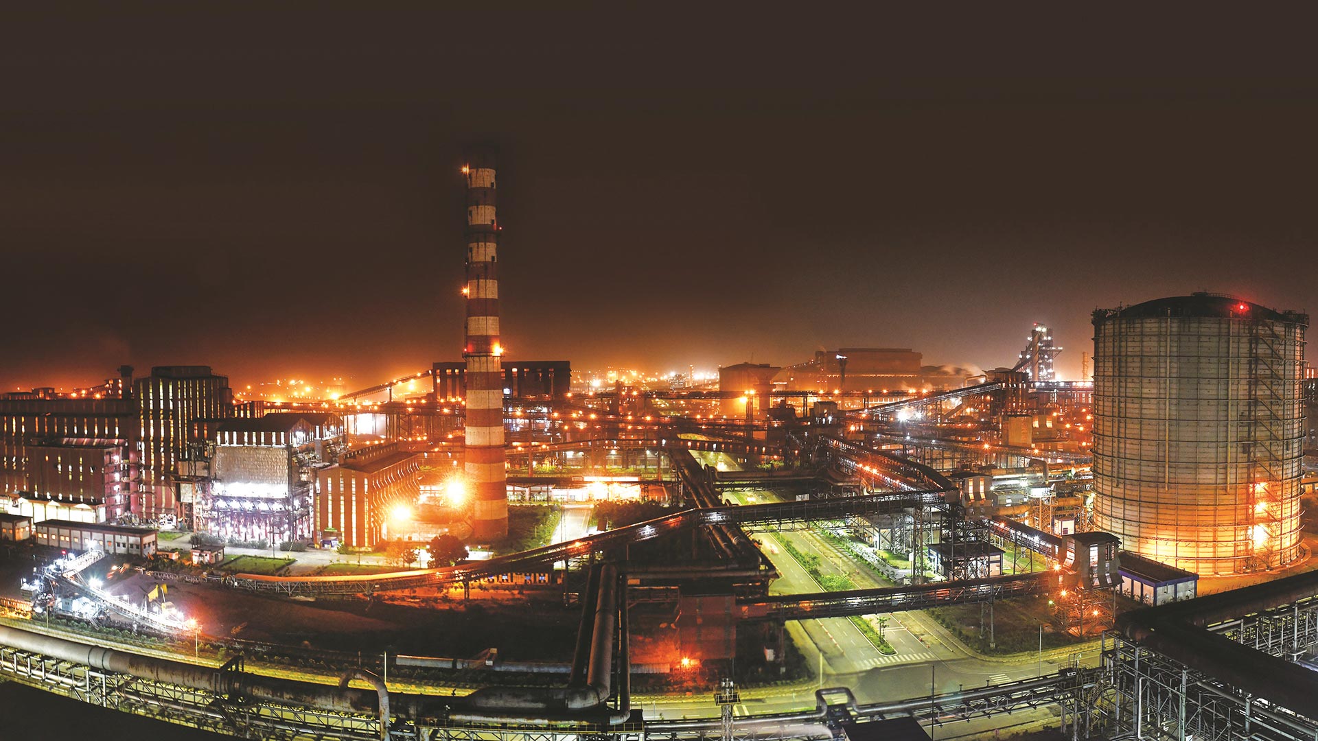 Ijmuiden tata steel plant hi-res stock photography and images