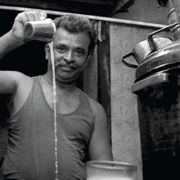 Oru Tea Sollunga Campaign by Tata Chakra Gold